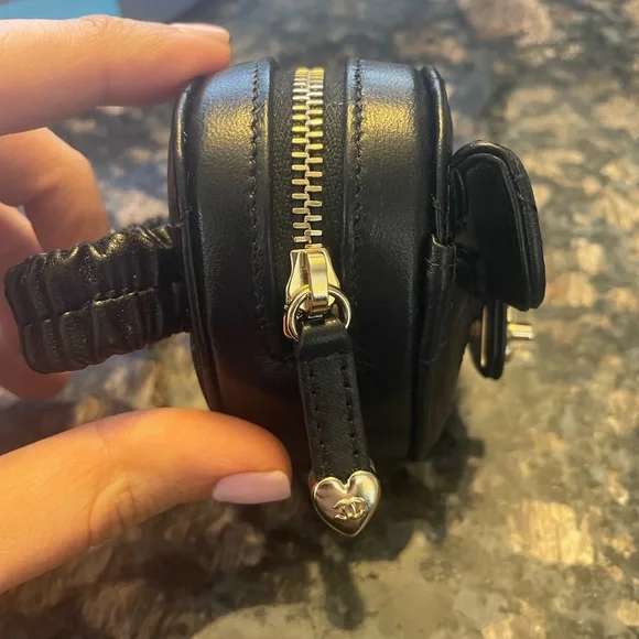 Chanel Heart Bag - Picture 2 of 4